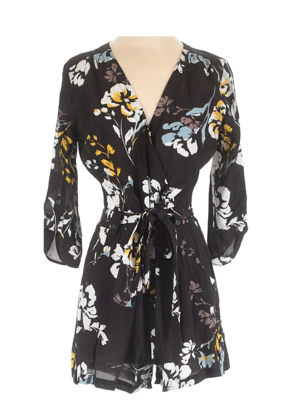 Yumi Kim Floral Shorts Romper Romper (Size Medium)